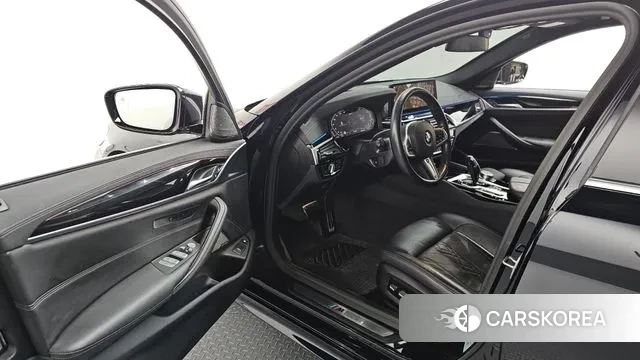 BMW 5 Series (G30) id 3443781 из Кореи 20