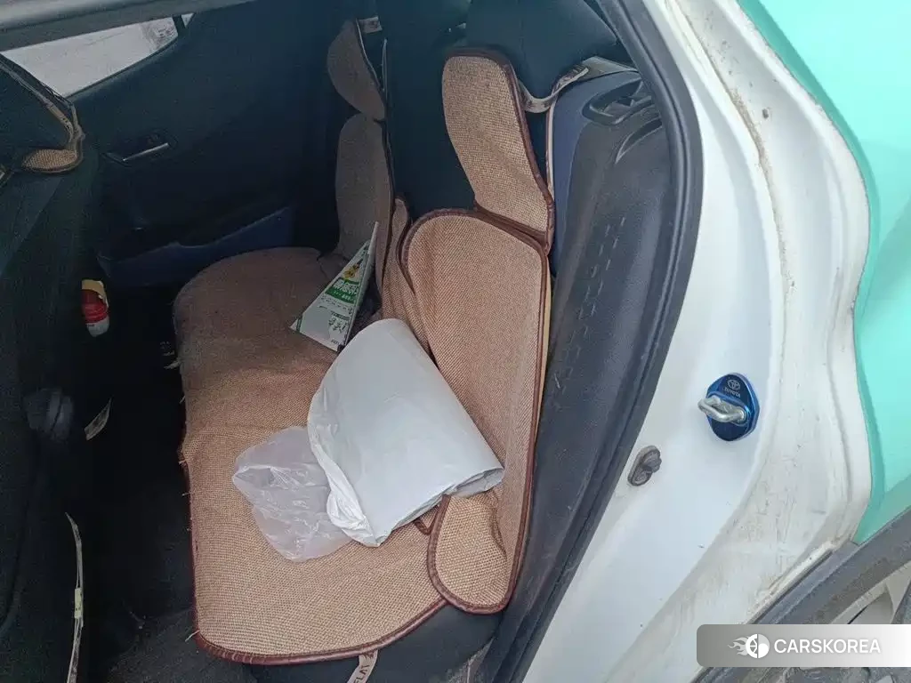 Toyota C-HR EV id 4674399 из Китая 21