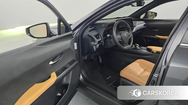 Lexus UX300h id 4516345 из Кореи 32
