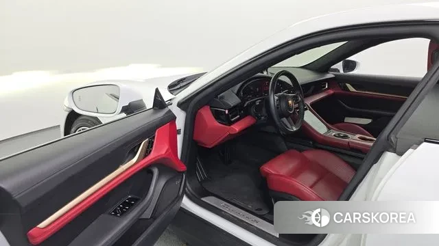 Porsche Taycan id 3017781 из Кореи 20