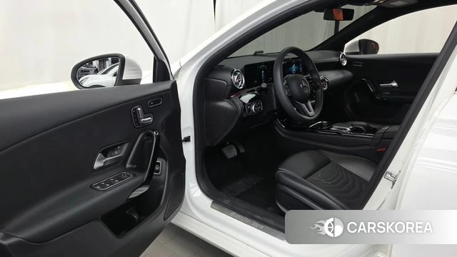 Mercedes-Benz A-Class W177 id 4881922 из Кореи 32