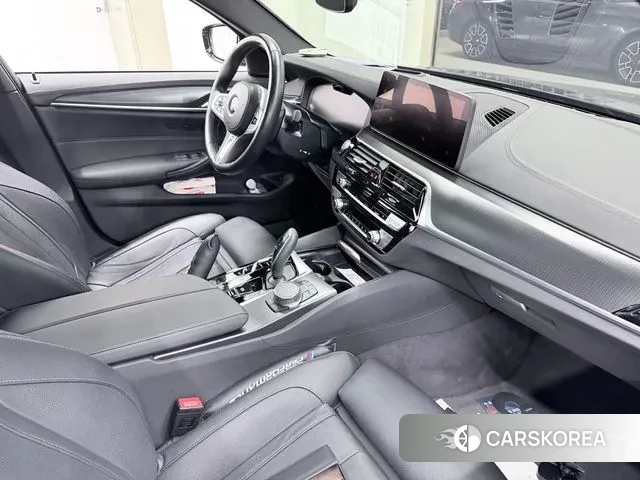 BMW 5 Series (G30) id 3507895 из Кореи 10