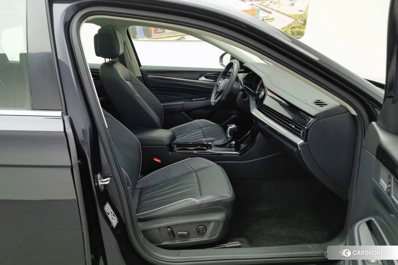 Volkswagen Passat id 4407585 из Китая 24