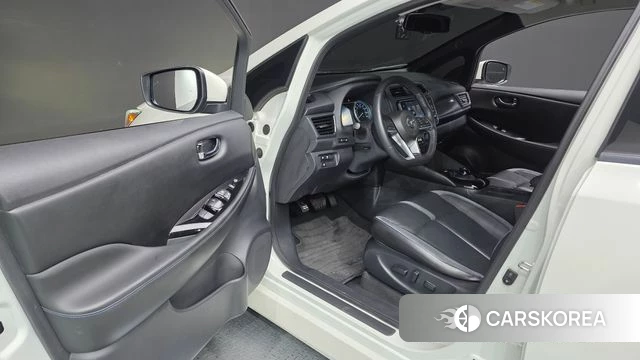 Nissan Leaf (ZE1) id 4595695 из Кореи 33