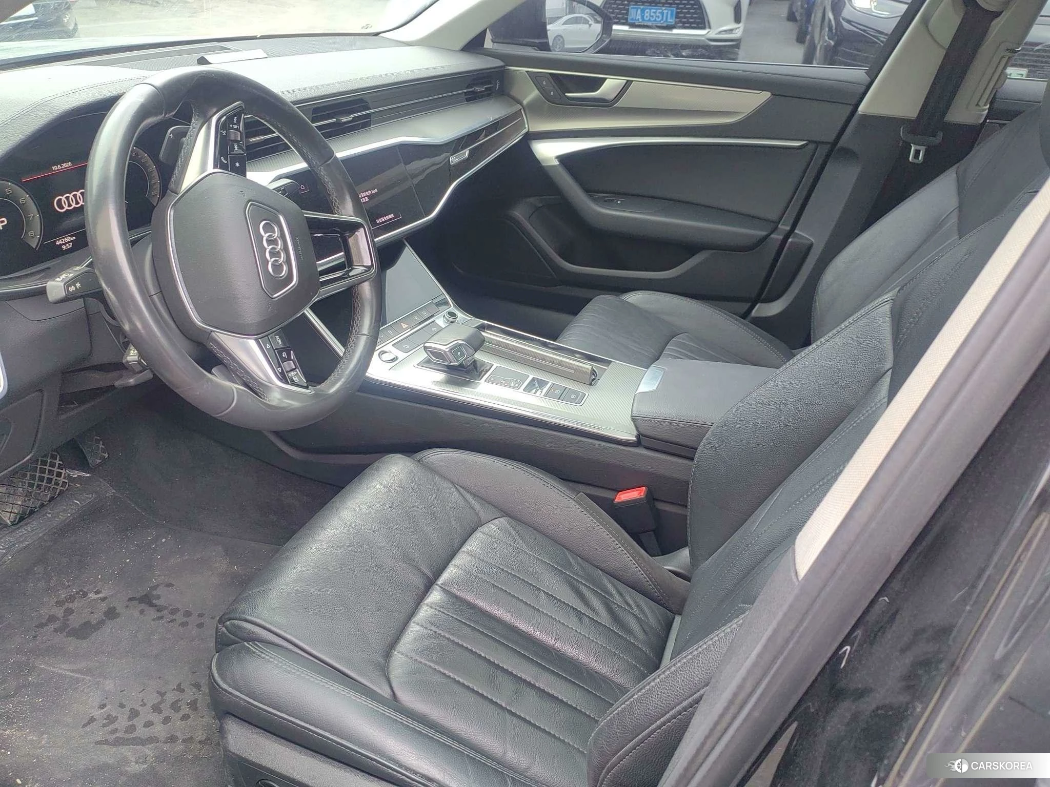 Audi A6L id 4441160 из Китая 10