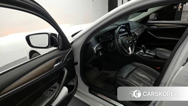 BMW 5 Series (G30) id 4294929 из Кореи 32