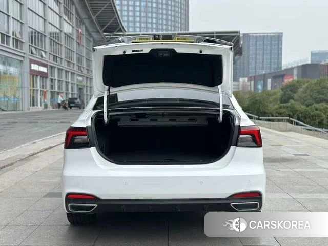 Roewe ei6 MAX id 3869652 из Китая 16