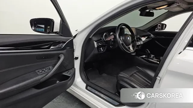 BMW 5 Series (G30) id 3418148 из Кореи 20