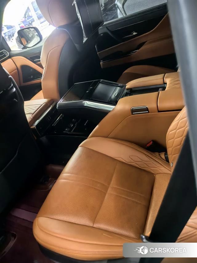Lexus LX id 4260795 из Китая 12