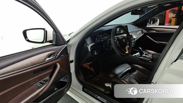 BMW 5 Series (G30) id 3899979 из Кореи 20