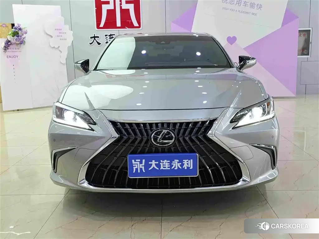 Lexus ES id 4583826 из Китая 18