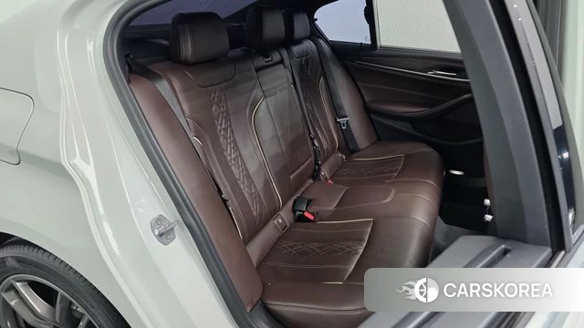 BMW 5 Series (G30) id 4502850 из Кореи 32