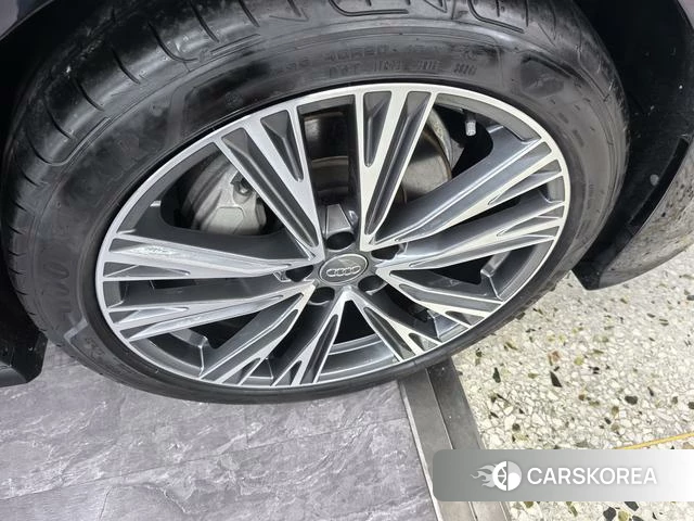 Audi A6L id 4342152 из Китая 14