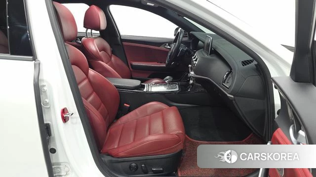 Kia Stinger id 3924415 из Кореи 20