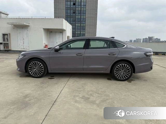 Volkswagen Passat id 4275709 из Китая 18