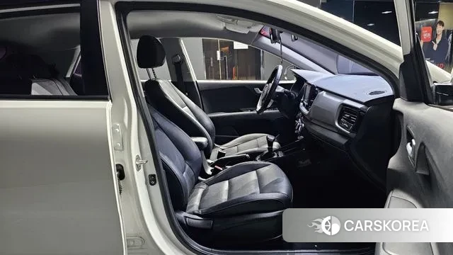 Kia Stonic id 3617349 из Кореи 20