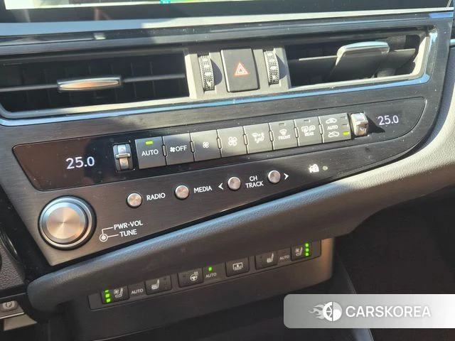 Lexus ES300h 7th generation id 4870639 из Кореи 18