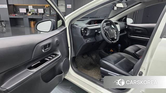 Toyota Prius C id 4482764 из Кореи 31