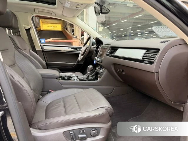 Volkswagen Touareg id 4242459 из Китая 21
