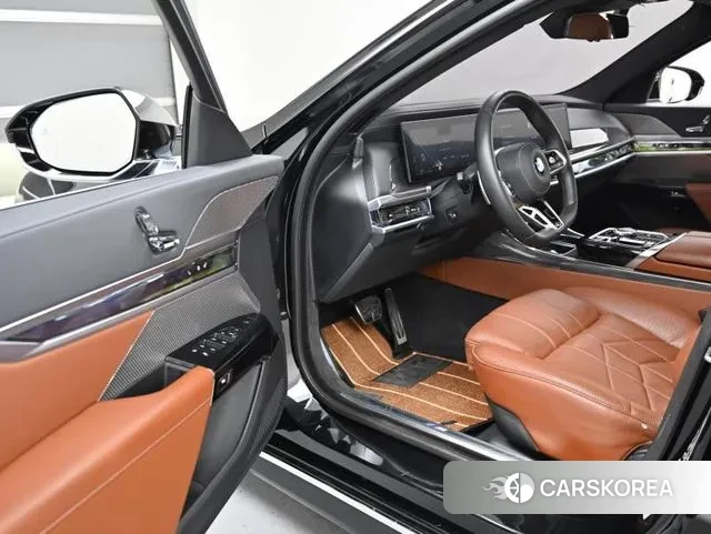 BMW 7 Series (G70) id 3599888 из Кореи 20