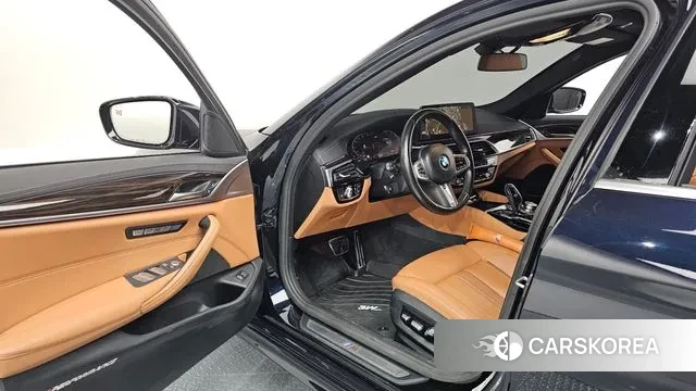 BMW 5 Series (G30) id 3378601 из Кореи 20