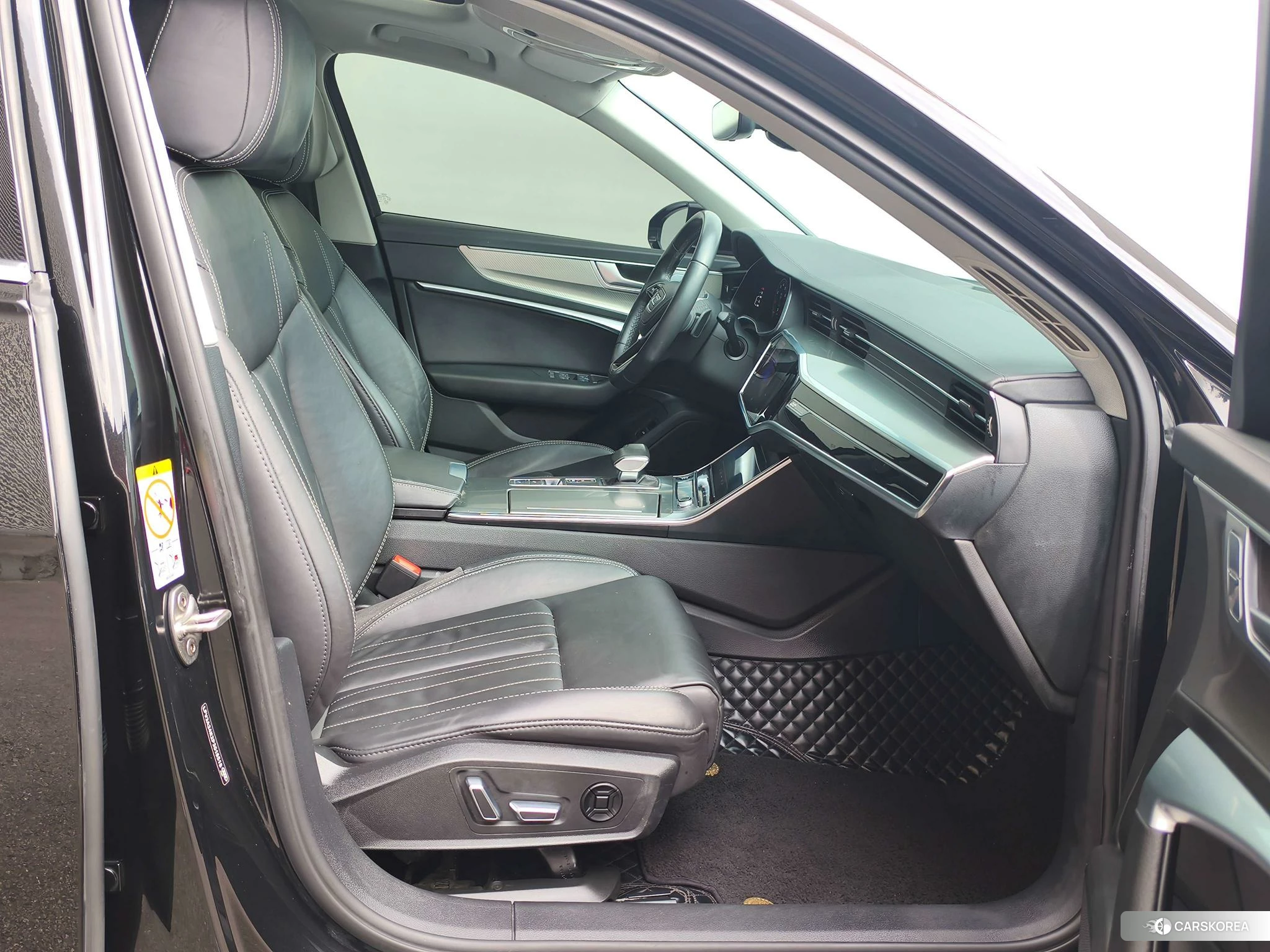 Audi A6L id 4513842 из Китая 21