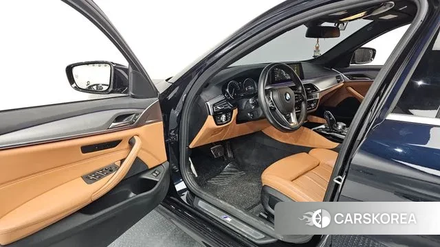 BMW 5 Series (G30) id 3397045 из Кореи 20