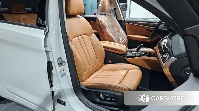 BMW 5 Series (G30) id 3379180 из Кореи 20