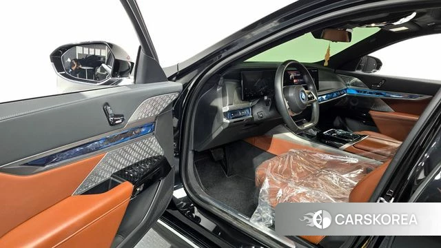 BMW i7 (G70) id 4422188 из Кореи 33