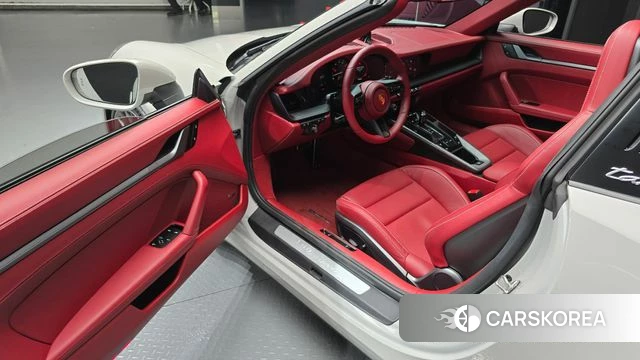 Porsche 911(992) id 4590628 из Кореи 31