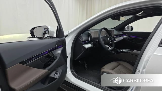 BMW 5 Series (G60) id 4387738 из Кореи 20