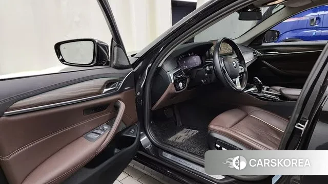 BMW 5 Series (G30) id 3372714 из Кореи 20