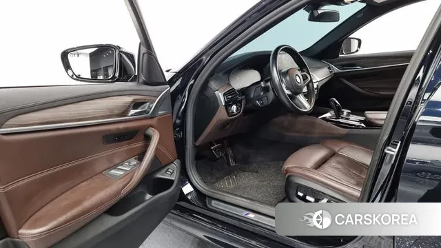 BMW 5 Series (G30) id 3258948 из Кореи 20