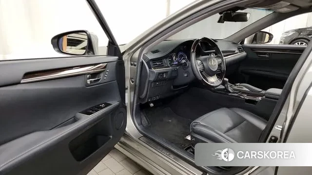 Lexus New ES300h id 3045639 из Кореи 20