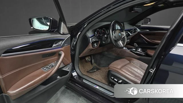 BMW 5 Series (G30) id 4180611 из Кореи 20