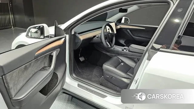 Tesla Model Y id 3739792 из Кореи 20