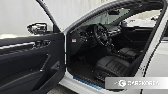 Volkswagen The New Passat id 4698824 из Кореи 30