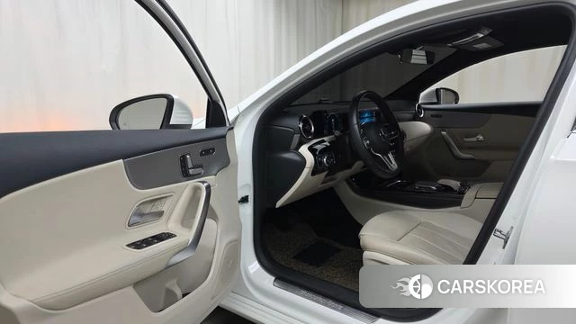 Mercedes-Benz A-Class W177 id 4383613 из Кореи 30