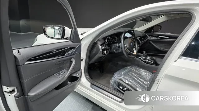 BMW 5 Series (G30) id 3009363 из Кореи 20