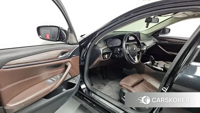 BMW 5 Series (G30) id 3417455 из Кореи 20