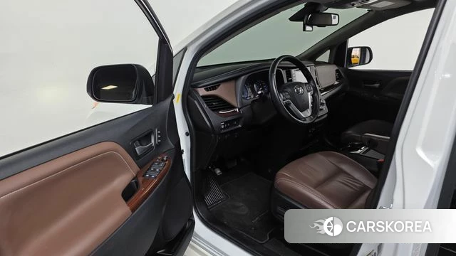 Toyota Sienna id 3796036 из Кореи 20