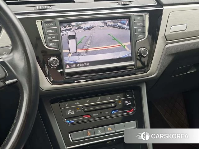 Volkswagen Touran L id 4290593 из Китая 29