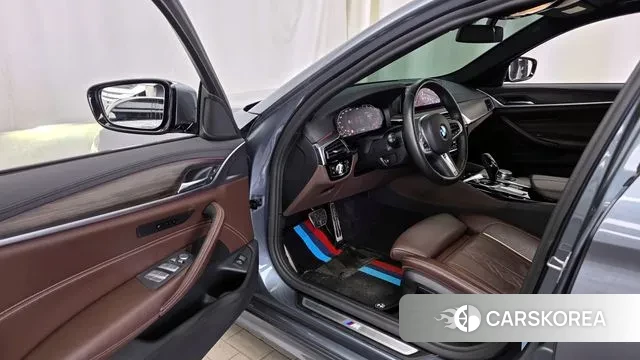 BMW 5 Series (G30) id 3747865 из Кореи 20