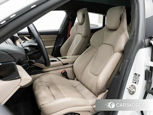 Porsche Taycan id 4360515 из Кореи 19