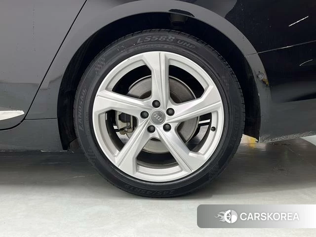 Audi A6L id 4212228 из Китая 20