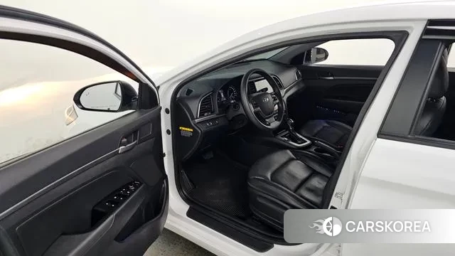 Hyundai Avante AD id 3742683 из Кореи 20