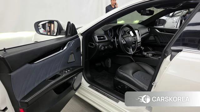 Maserati Ghibli id 3942786 из Кореи 20