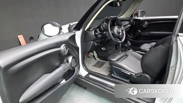 Mini Cooper D id 4384873 из Кореи 30