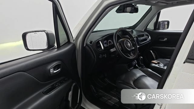 Jeep Renegade id 4754778 из Кореи 31