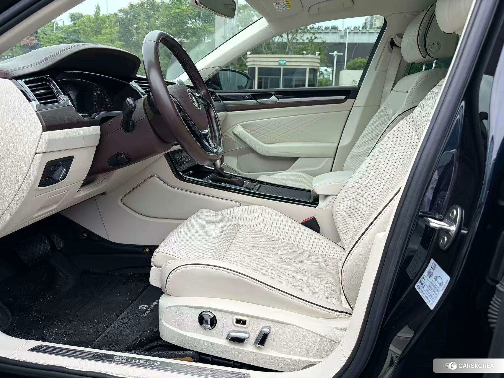 Volkswagen Huiang id 4452890 из Китая 16